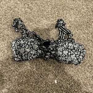 Floral Black and White Women's bikini top